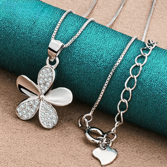 Collar con Colgante de Pétalos y Circonita AAA - Plata 925